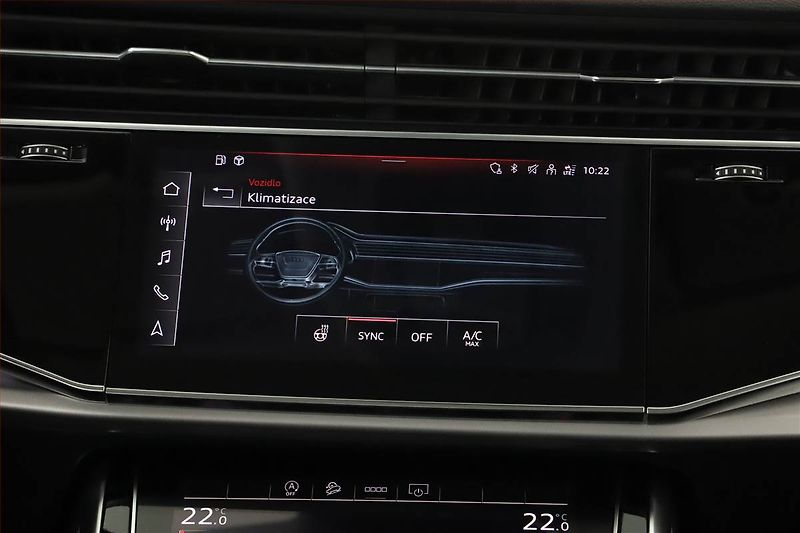 Audi Q8 (2023) 55 TFSI, Výhřev, Kamera - fotka 20 z 29