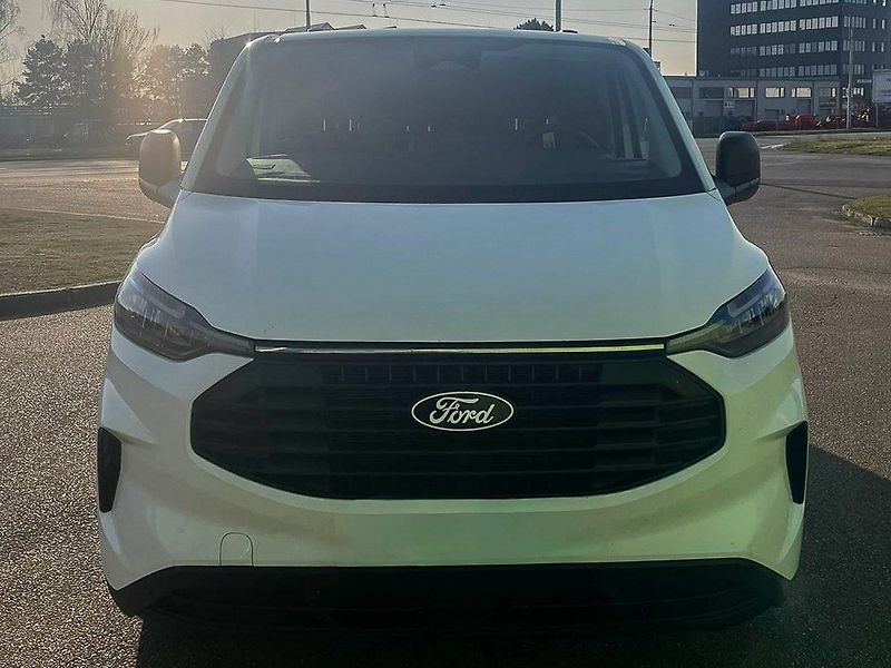 Ford Transit Custom (2025) 2.0 TDCi 100kW 6 míst L2H1 - fotka 2 z 8