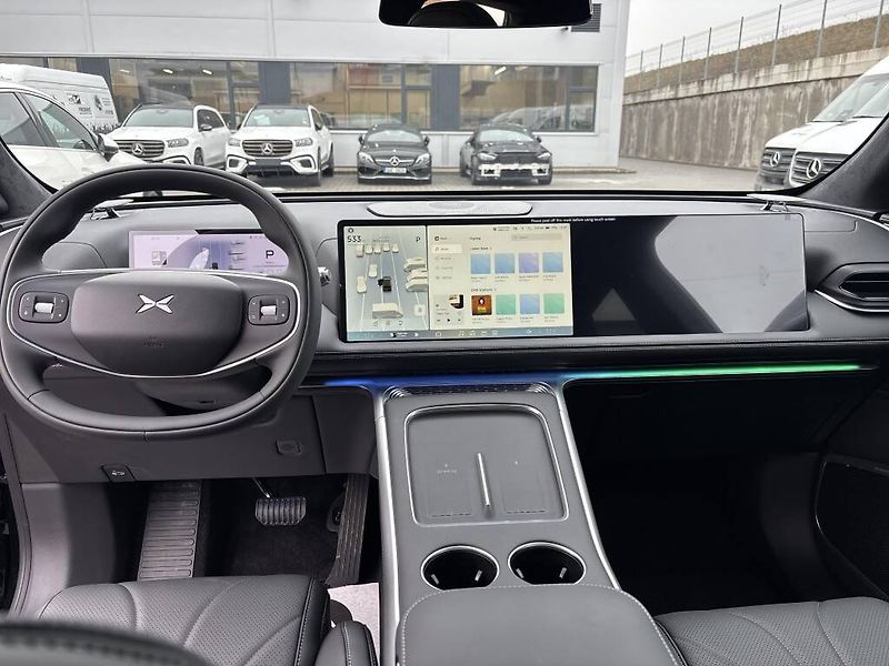 Xpeng G9 (2026) AWD Performance Pro - fotka 12 z 15