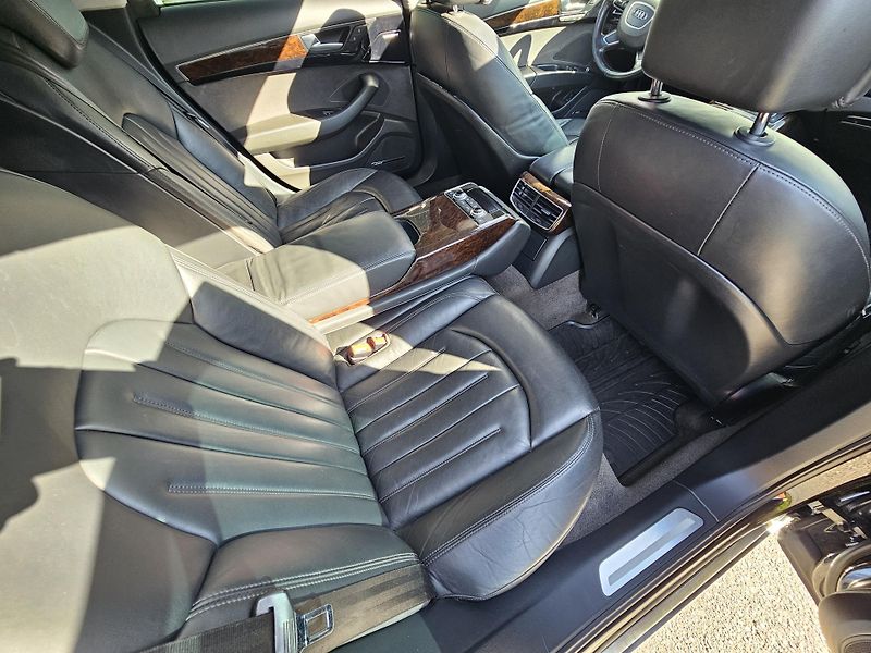 Audi A8 (2011) 3.0TDI QUATTRO  - fotka 19 z 20