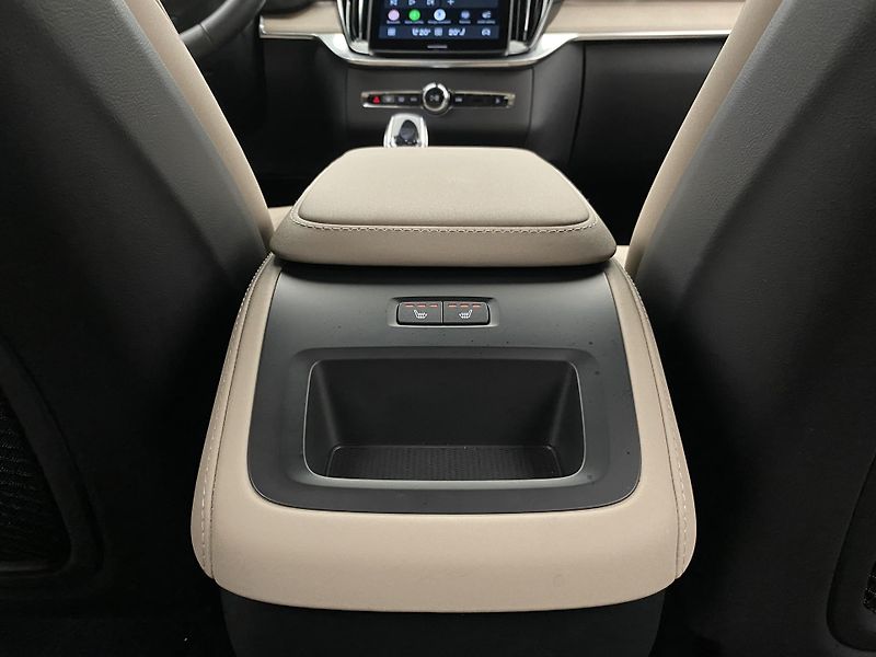Volvo XC90 B5 AWD BRIGHT PLUS REZERVACE - fotka 33 z 64