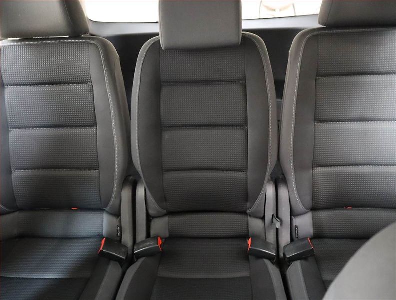 Volkswagen Touran (2009) 2.0 TDI, nová STK, Tažné - fotka 10 z 18