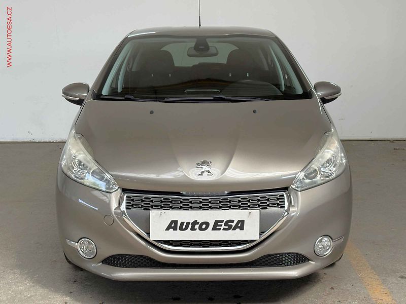 Peugeot 208 (2012) 1.4i, ČR, servis.kniha - fotka 2 z 14