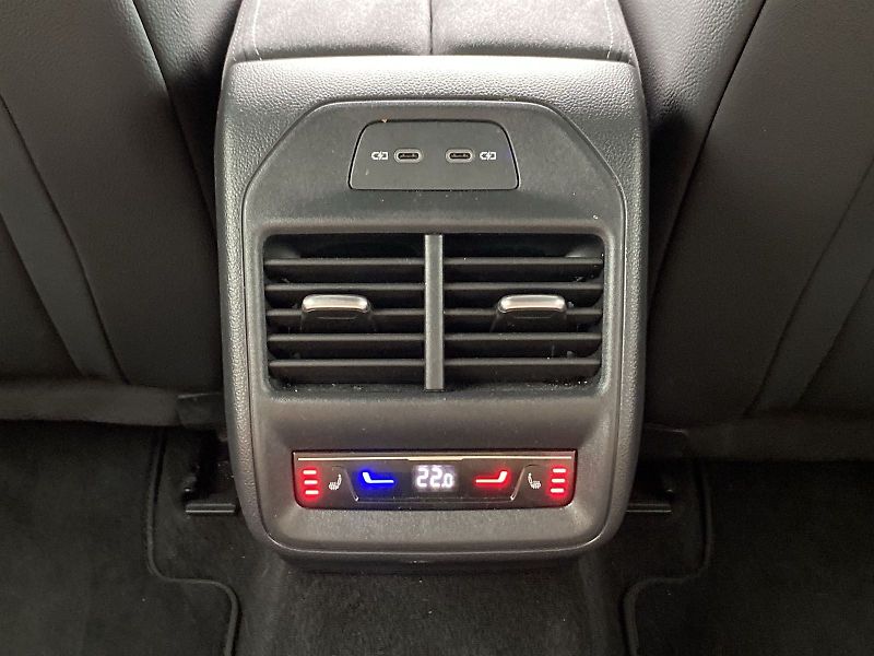Škoda Superb (2025) Combi 2.0 TDI 4x4 DSG Sportlin - fotka 30 z 39