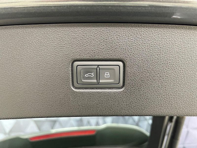 Audi SQ5 QUATTRO SPORTBACK, B&O, PANO - fotka 31 z 33
