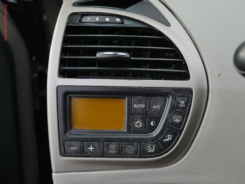 Citroën C4 Picasso (2007) 1.8i, ČR, Tempo - fotka 19 z 23