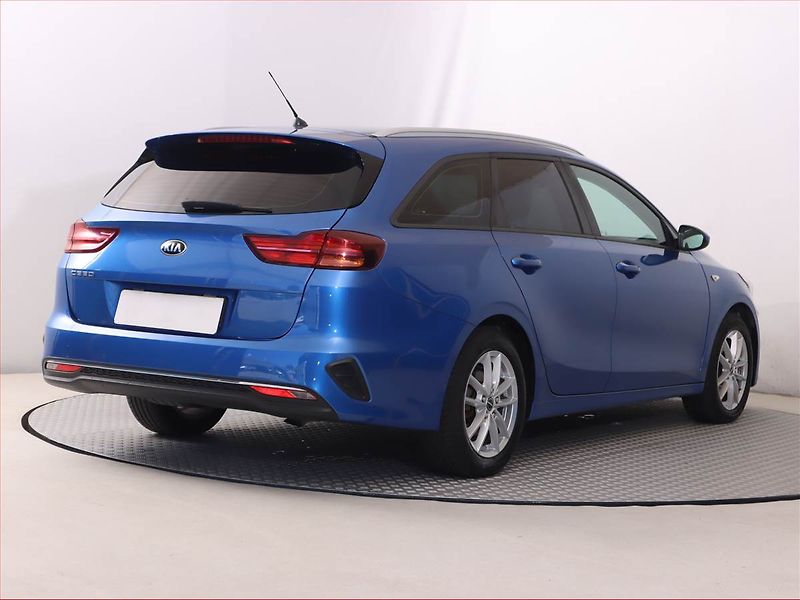Kia Ceed (2020) 1.6 CRDi, Serv.kniha, Tempomat - fotka 5 z 17
