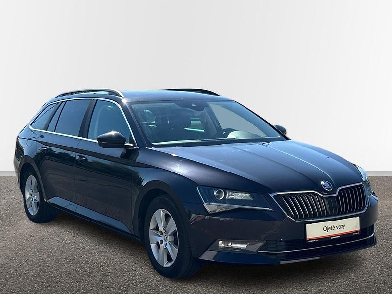 Škoda Superb AMBITION DSG - fotka 14 z 27