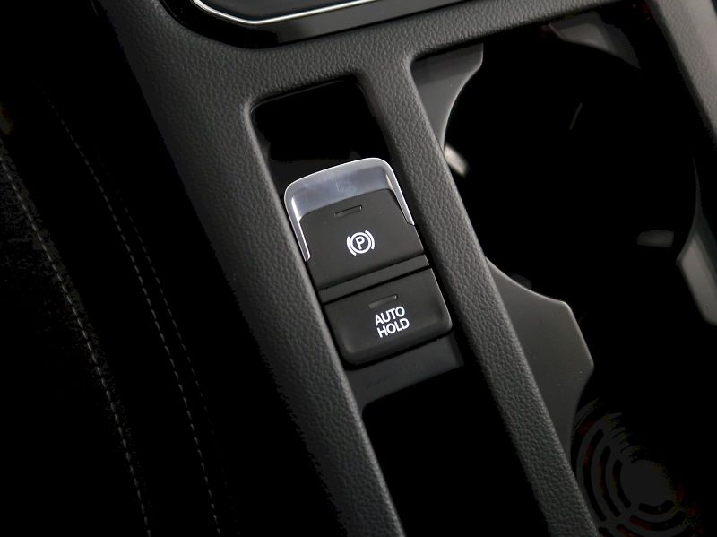 Volkswagen Passat (2023) BUSINESS PREMIUM 2.0TDI 90KW T - fotka 32 z 37
