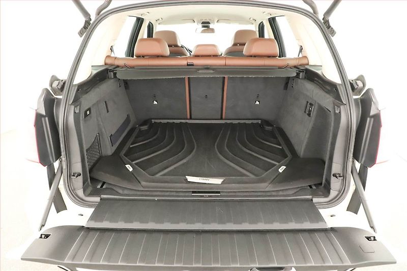 BMW X5 (2015) xDrive30d - fotka 11 z 21