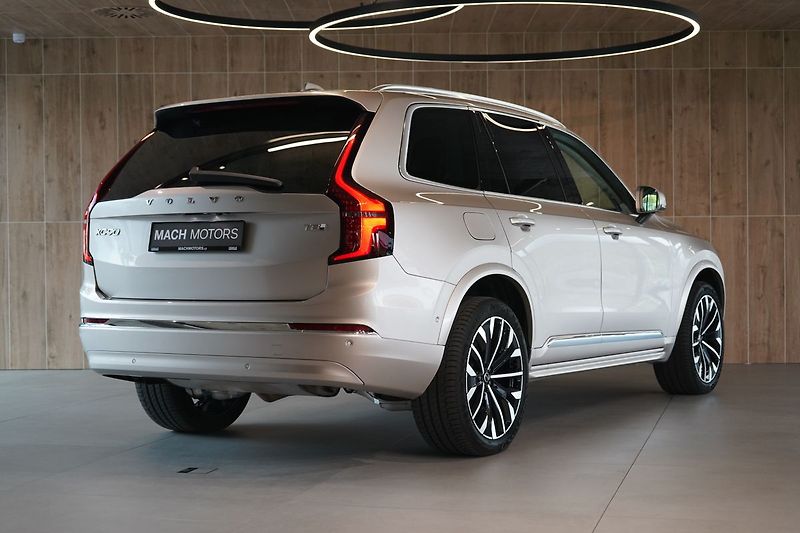 Volvo XC90 T8 PLUS Bright, Vzduch, 360° - fotka 8 z 50
