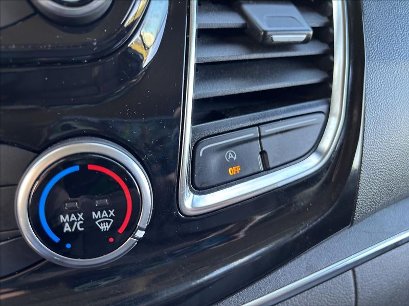 Ford Tourneo Custom 2,0 EcoBlue 136kW Titanium - fotka 31 z 36