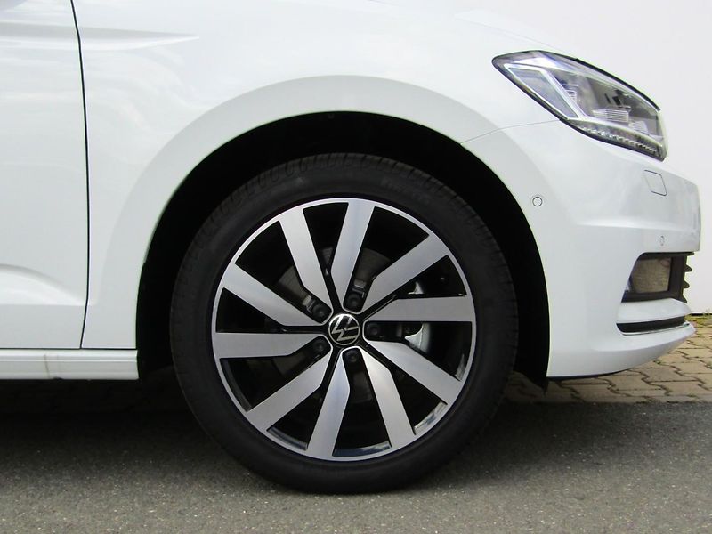 Volkswagen Touran Highline 1,5 TSI 110KW DSG - fotka 15 z 30
