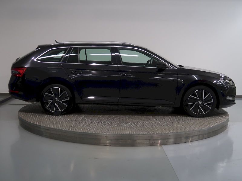 Škoda Superb (2022) STYLE 2.0TSI 140KW DSG - fotka 8 z 40