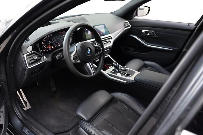 BMW Řada 3 320d xDrive Touring - fotka 8 z 14