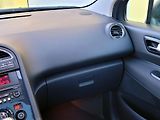 Peugeot 5008 1,6THP SW *DIGIKLIMA* - náhled 36
