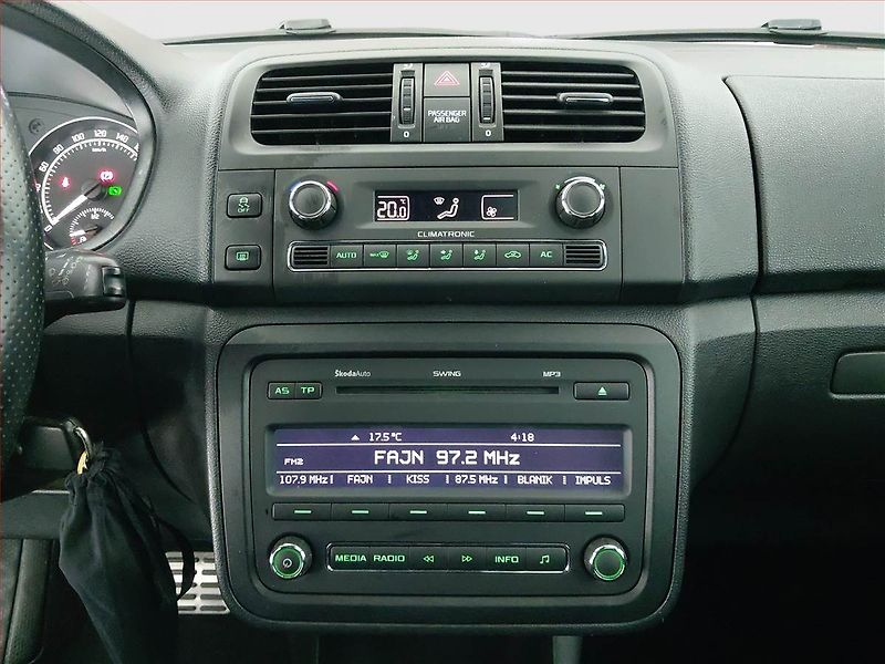 Škoda Fabia (2011) Ambiente RS 1.4 TSI, Automat - fotka 12 z 16