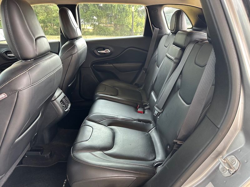 Jeep Cherokee (2017) 2.0D NAVI,VÝHŘEV SED, ČEŠTINA - fotka 16 z 17