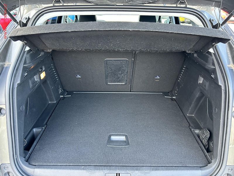 Peugeot 3008 (2018) 1.2 PT, Allure, AT, navi - fotka 7 z 24