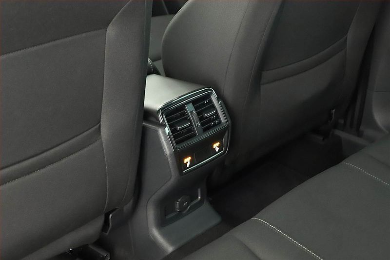 Škoda Karoq (2025) 2.0 TDI, Drive, Matrix FullLed - fotka 14 z 16