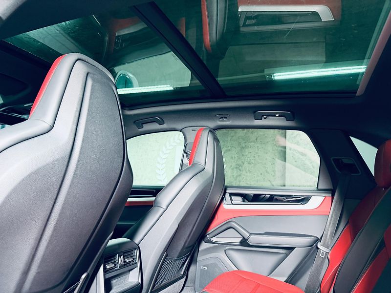 Porsche Cayenne (2025) VZDUCH SPORTDESIGN BOSE CHRONO - fotka 36 z 40