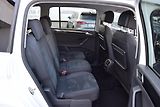 Volkswagen Touran (2018) 1.4TSI 110kw R-line NAVI LED - náhled 41