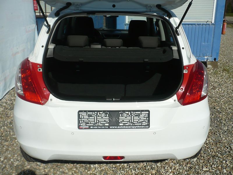 Suzuki Swift 1.2i 69Kw Klimatizace - fotka 18 z 25