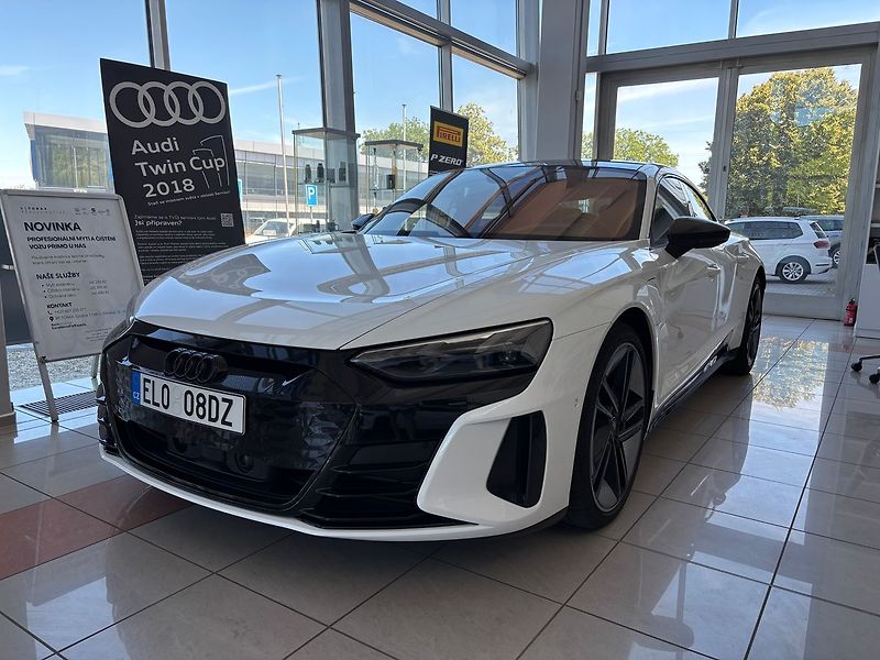Audi Ostatní 440kW - fotka 1 z 23