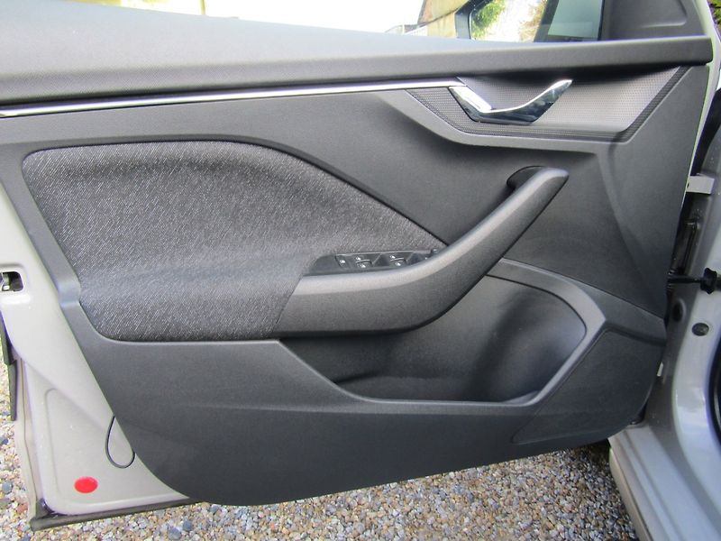 Škoda Kamiq (2021) 1.0 TSI 66kW - fotka 18 z 35