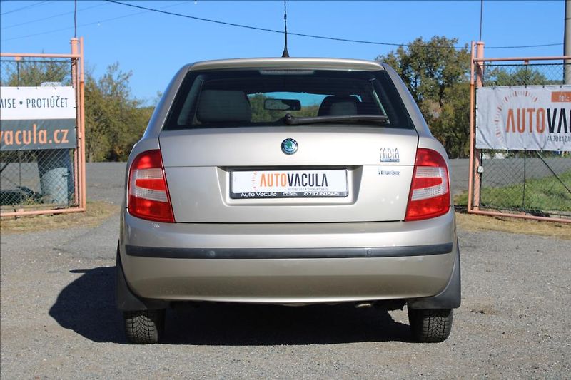 Škoda Fabia 1,4 i 16V  2.maj.,ČR,92.077km - fotka 6 z 19