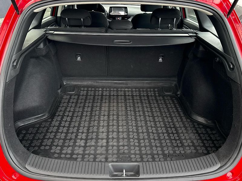 Hyundai i30 Family Comfort - fotka 10 z 25