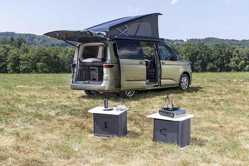 VW Califonia Beach připravená ke kempování.
