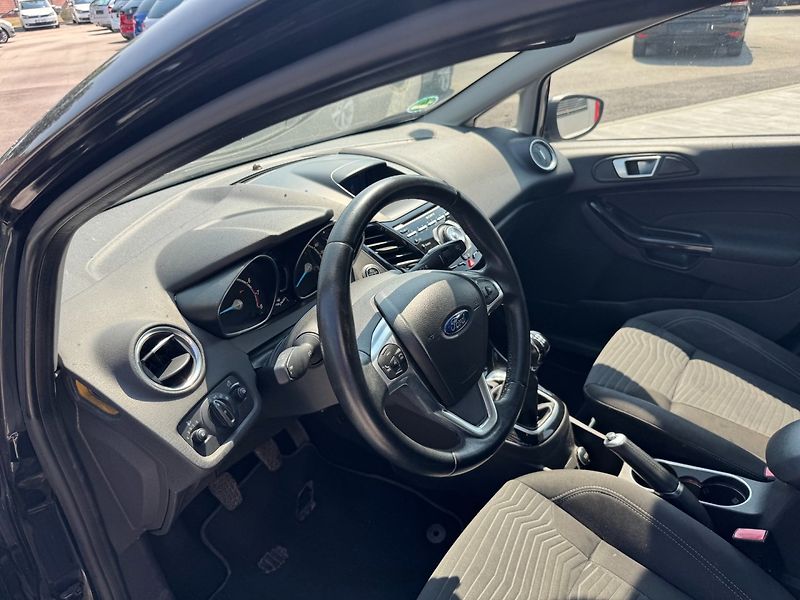 Ford Fiesta (2014) Titanium 1.0 EcoBoost 92kW - fotka 11 z 31