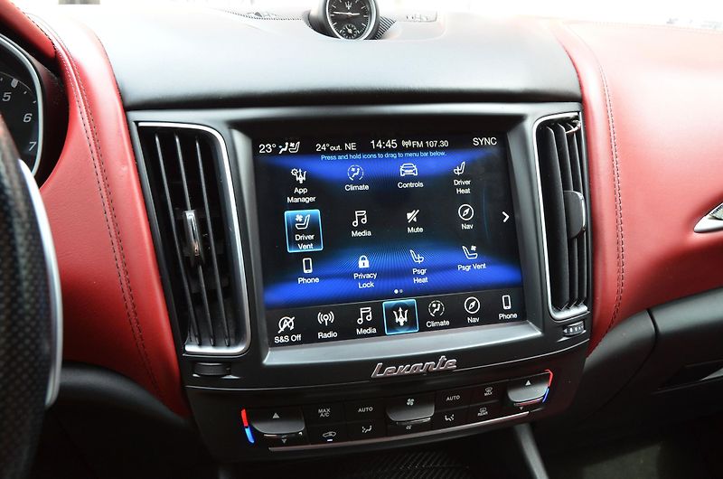 Maserati Levante (2018) 3.0 316kW SQ4 GranSport 106tkm - fotka 36 z 48