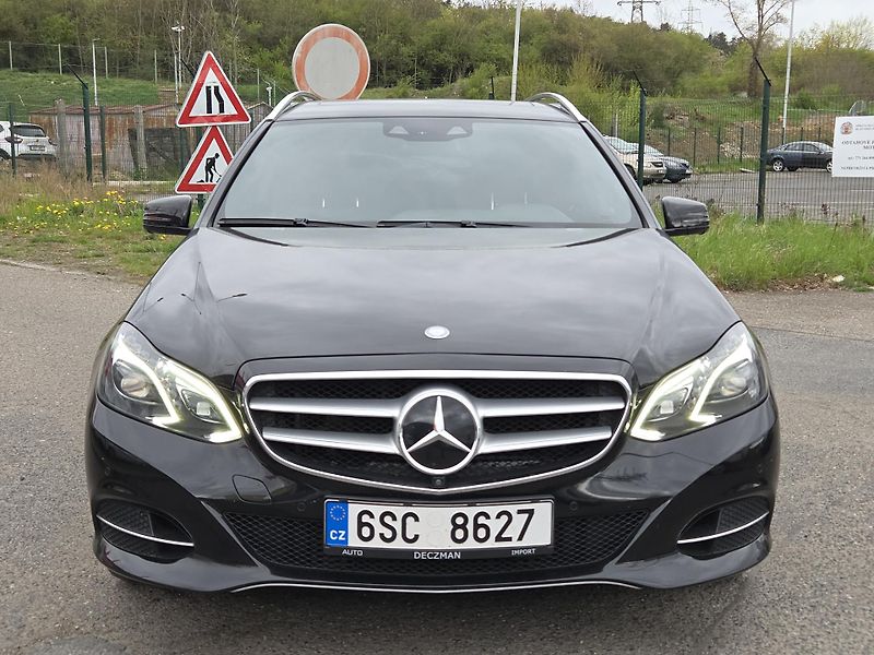 Mercedes-Benz Třídy E (2013) 350BLUETEC 4MATIC splátky všem - fotka 2 z 12