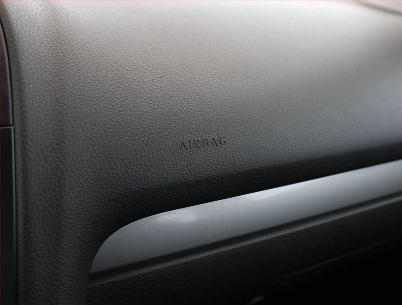 Volkswagen Golf (2009) 1.4 16V, Serv.kniha - fotka 14 z 17
