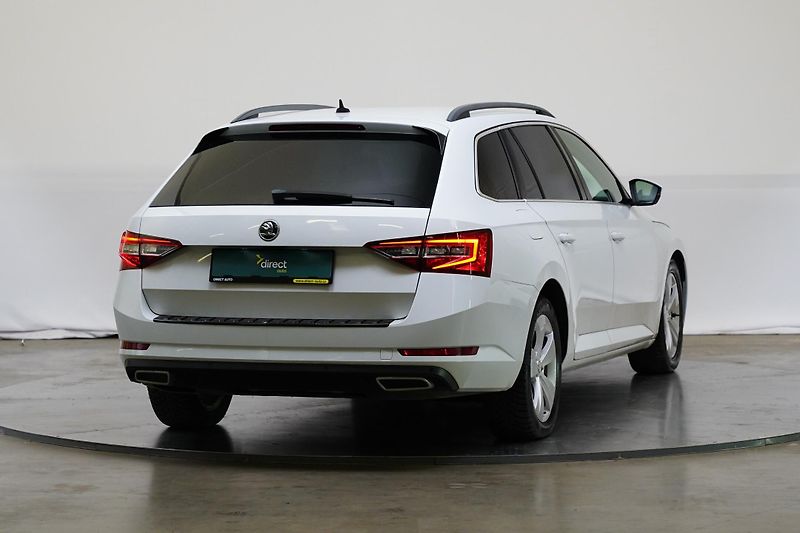 Škoda Superb - fotka 2 z 28