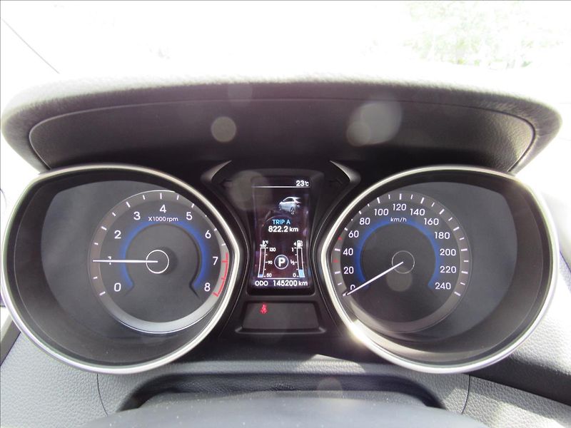 Hyundai i30 1,6 GDI 99kW Automat - fotka 13 z 32