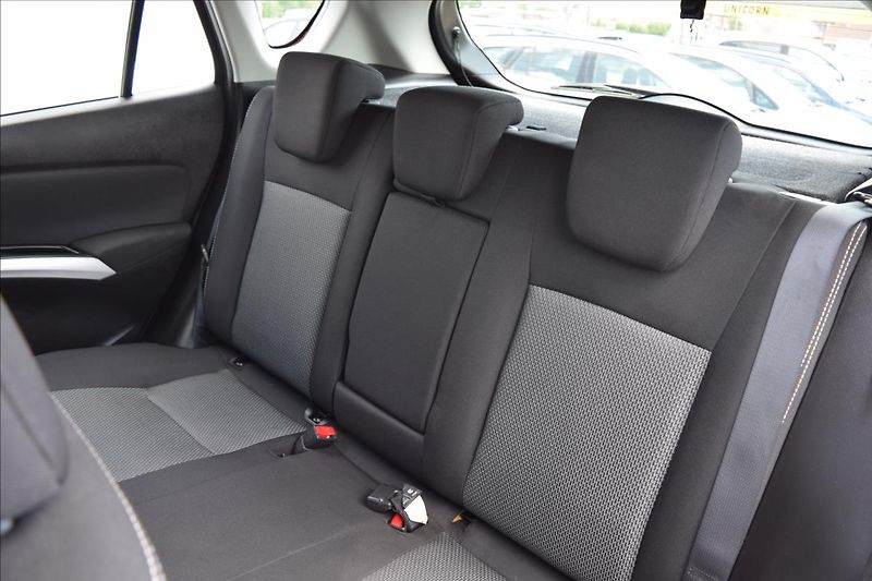 Suzuki SX4 S-Cross 1,6 D 88KW NOVÁ STK TAŽNÉ 4X4 - fotka 17 z 49