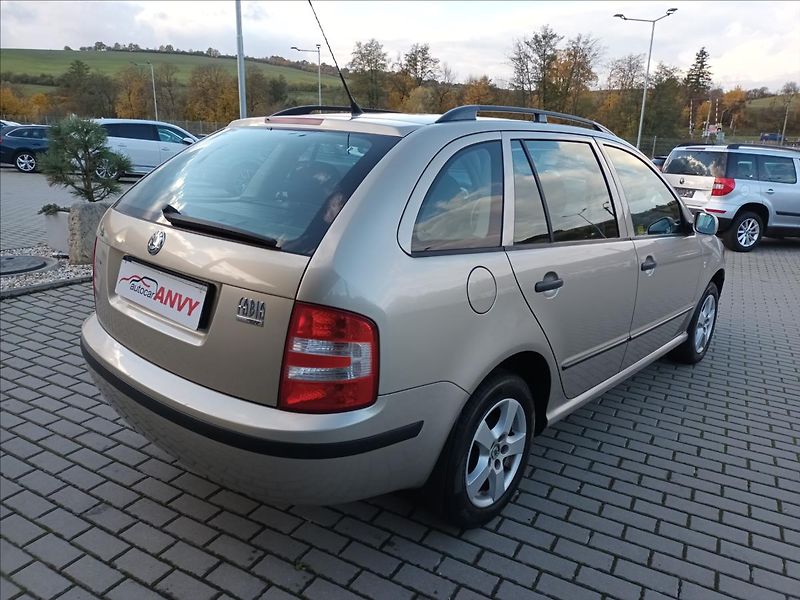 Škoda Fabia 1,4 16V,55KW,ČR,KLIMA,TEMPOMAT - fotka 5 z 35