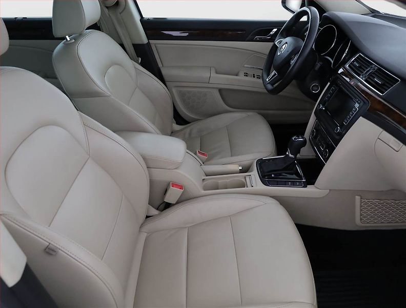 Škoda Superb (2014) Ambition Plus 3.6 FSI V6, 4X4 - fotka 7 z 18