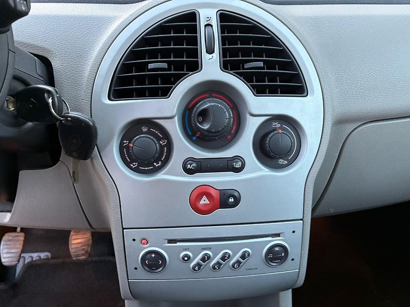 Renault Modus (2005) 1.2i 55KW, VYHŘIVANÉ SEDADLA - fotka 18 z 28