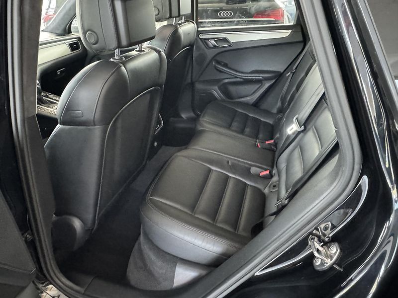 Porsche Macan (2015) 3,6 V6 Turbo CHRONO BOSE - fotka 17 z 35