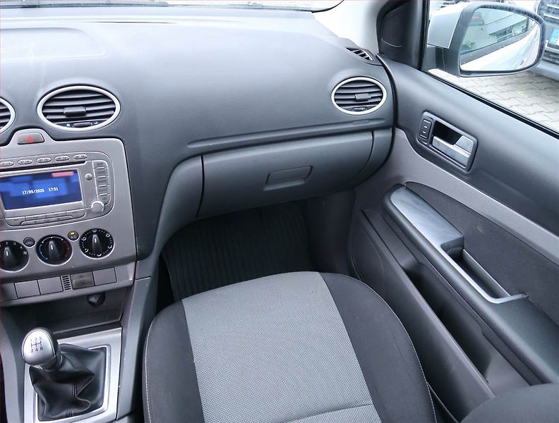 Ford Focus (2010) 1.6 TDCi, po STK, Klima - fotka 8 z 14