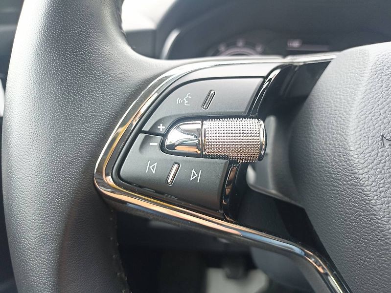 Škoda Kamiq (2022) 1.5 TSI 110kW záruka LED - fotka 27 z 31