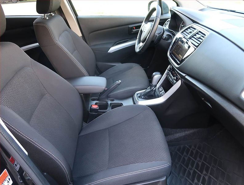 Suzuki SX4 S-Cross (2019) 1.4 BoosterJet, Automat, ČR - fotka 9 z 21