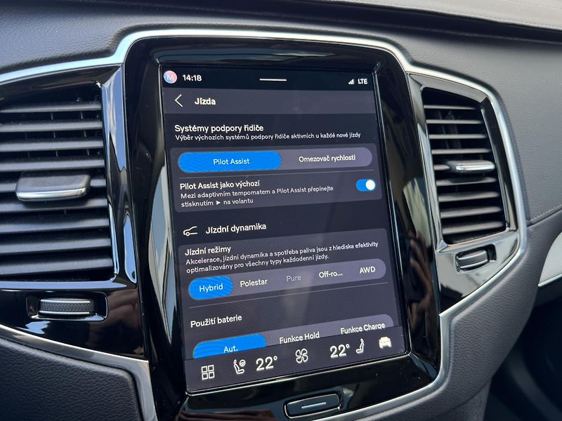 Volvo XC90 T8 AWD / POLESTAR /REZERVACE - fotka 40 z 57