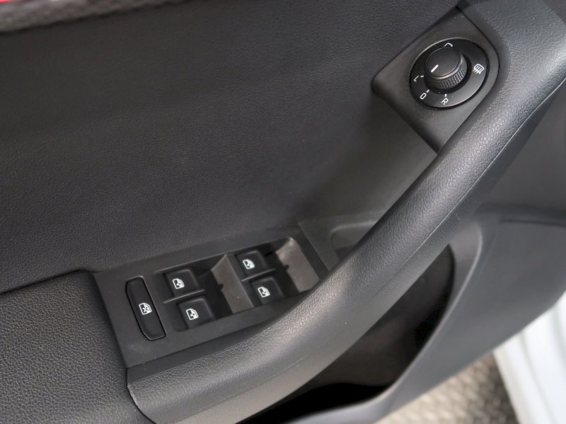Škoda Octavia (2017) RS 230 2.0TSI 169KW NAVI MANUÁ - fotka 34 z 37
