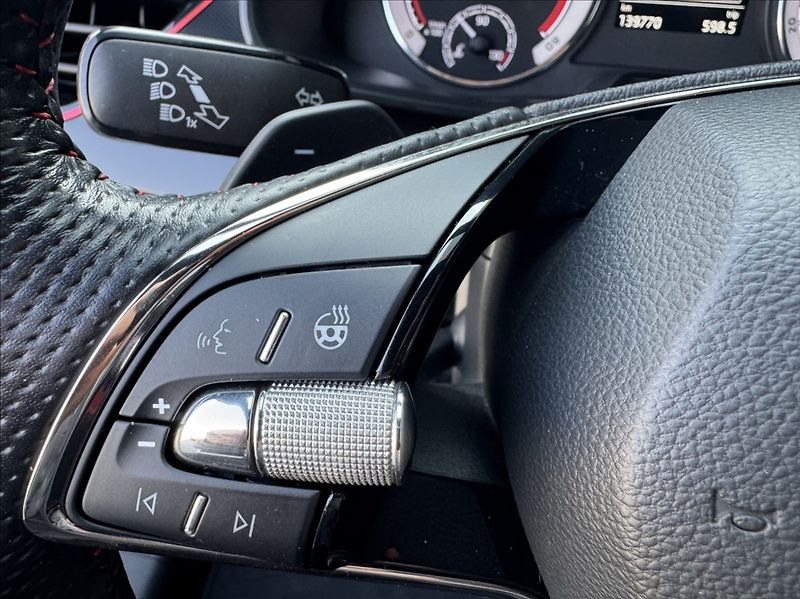 Škoda Scala 1,5 TSI MonteCarlo DPH 1maj ČR - fotka 31 z 50