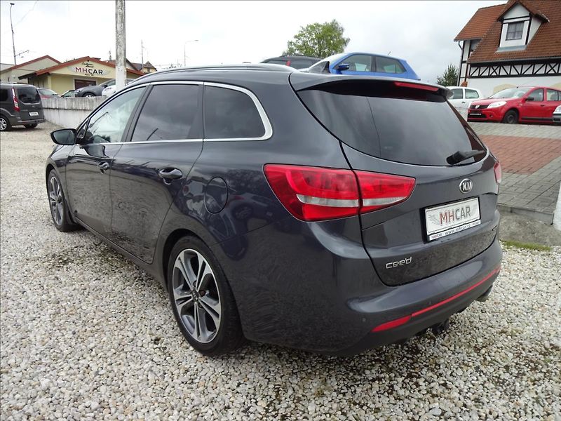 Kia Ceed 1,6 CRDi 100kW GT LINE - fotka 5 z 50